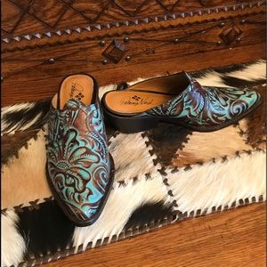 E/C PATRICIA NASH TOOLED LEATHER MULES